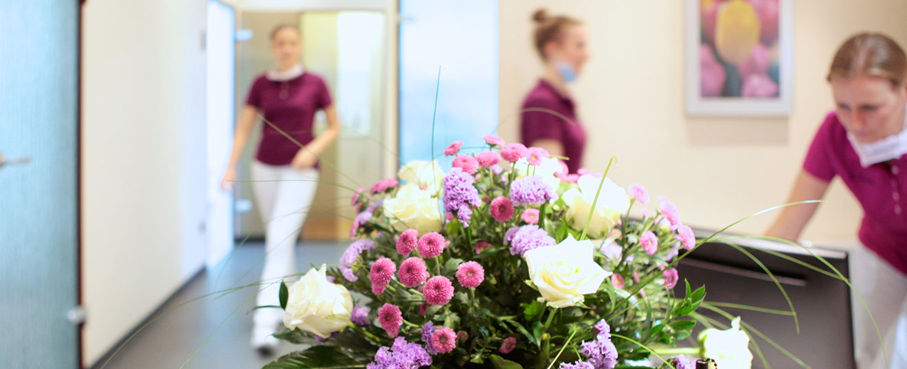 Slideshow mit verschiedenen Bildern aus der Zahnarztpraxis